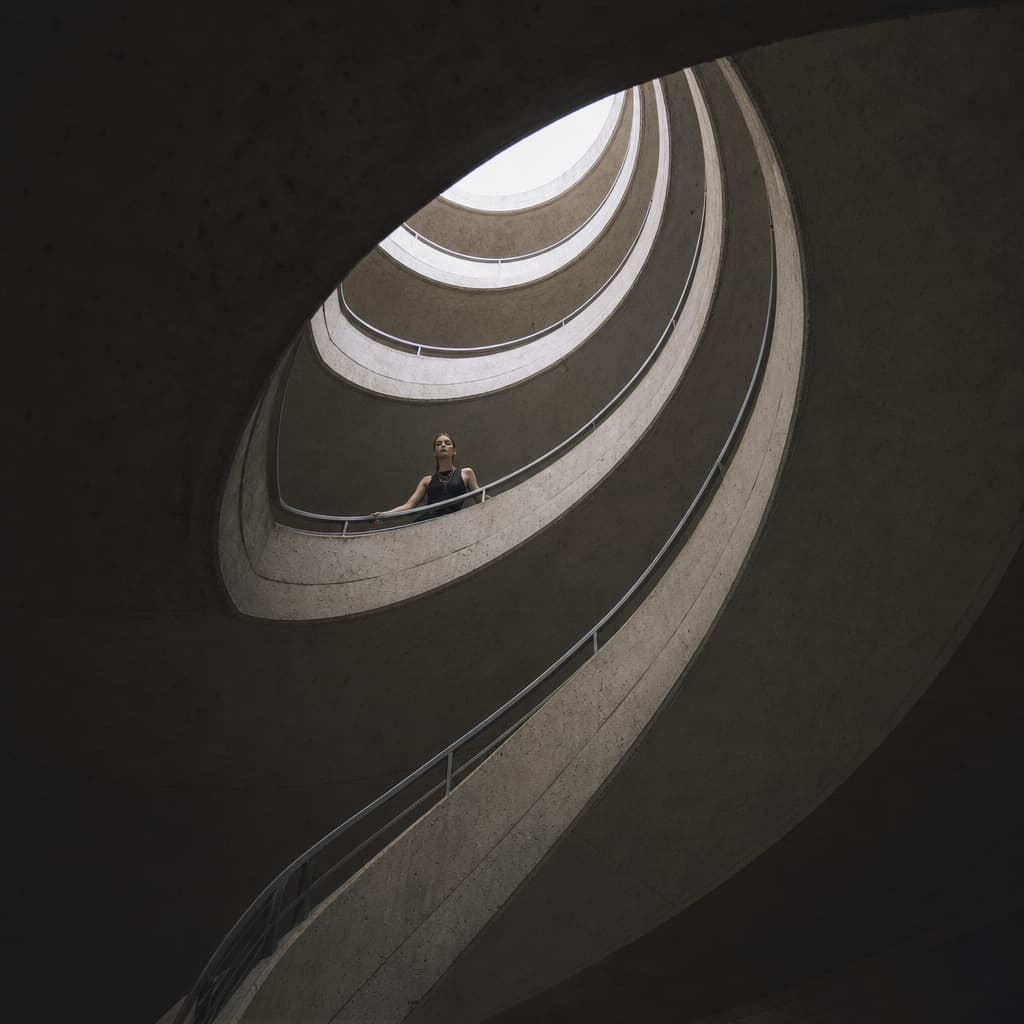 BETWEEN — Presence